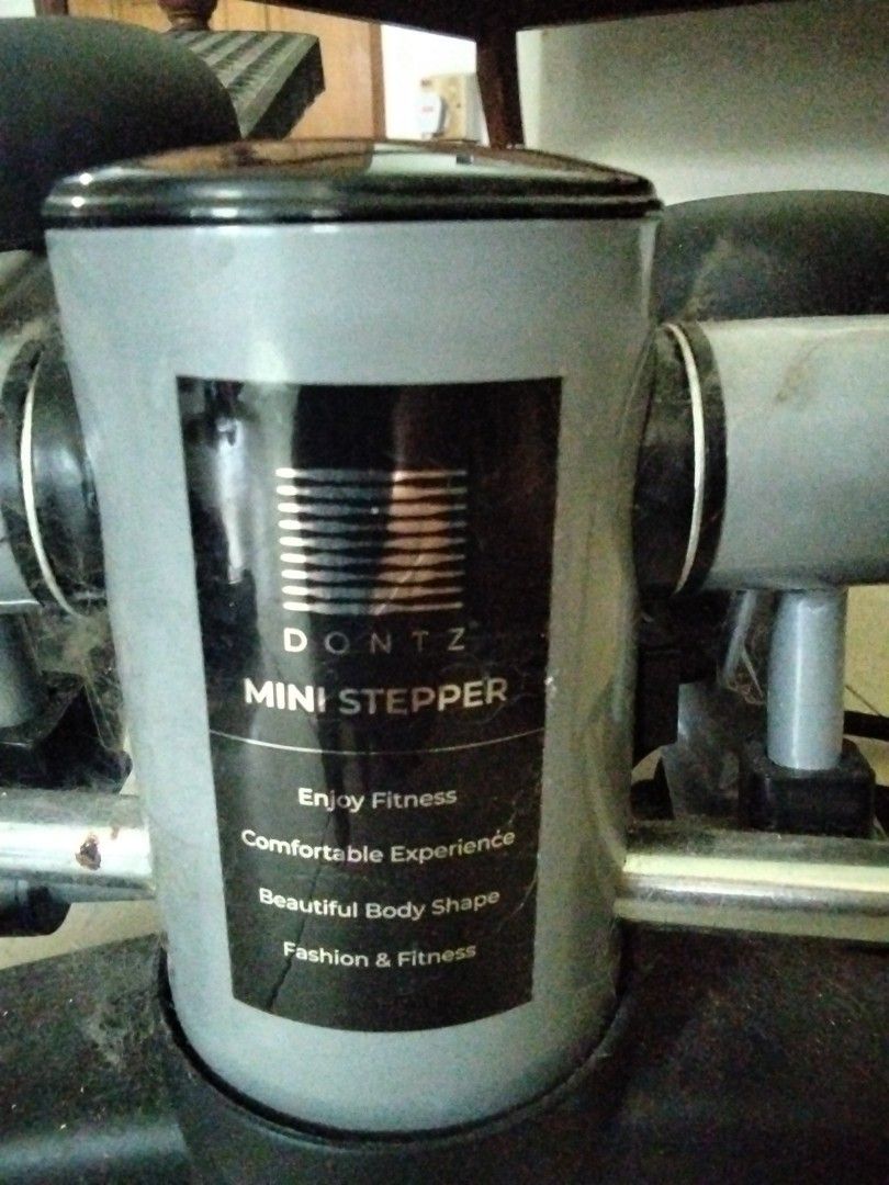 Mini stepper (Category: Cardio & Fitness Machines) located in Singapore. Submitted by pokesmot (Listing ID 1458388501, Image 2). Description: hardly used. with arm bands self collect at 550531.