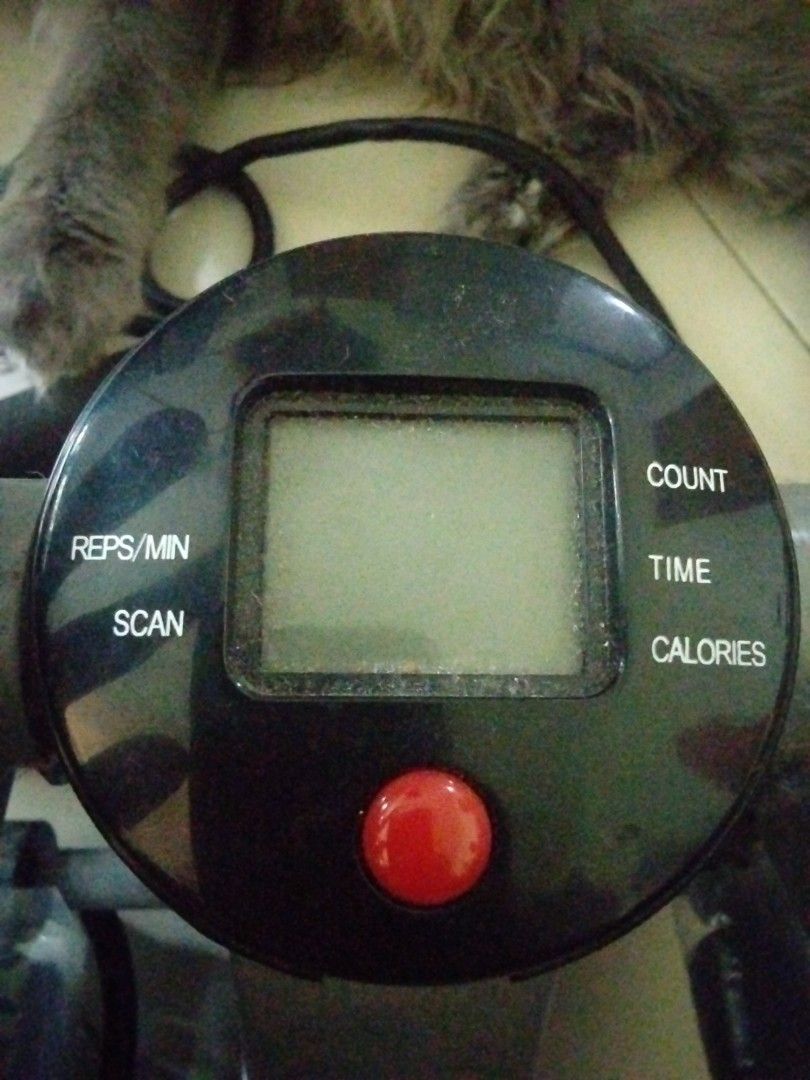 Mini stepper (Category: Cardio & Fitness Machines) located in Singapore. Submitted by pokesmot (Listing ID 1458388501, Image 3). Description: hardly used. with arm bands self collect at 550531.