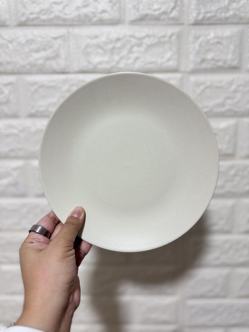 Minimalist Plates (Category: Dinnerware & Cutlery) located in San Pedro. Submitted by aaoptimisticalyleo (Listing ID 1458466192, Image 3). Description: Minimalist plates used in food photography Take all for 1k Each - 130.
