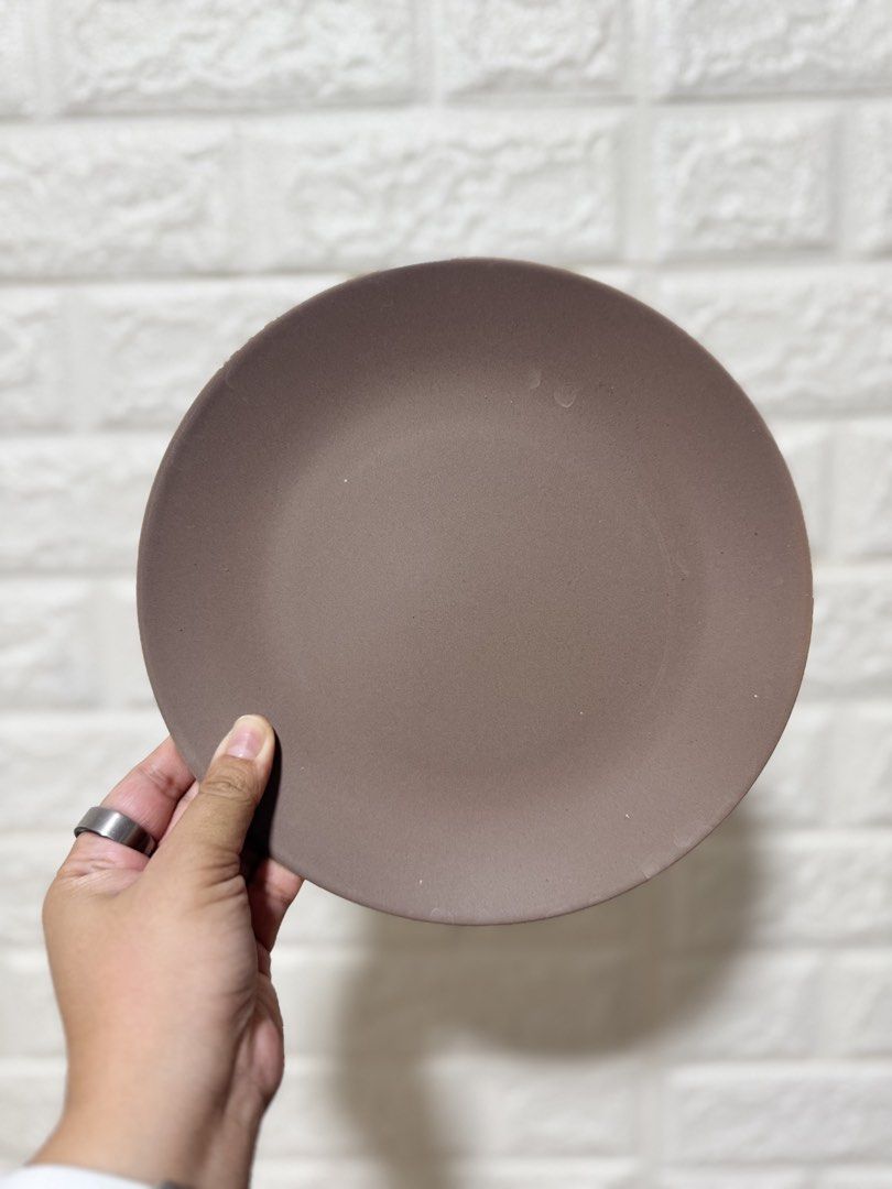 Minimalist Plates (Category: Dinnerware & Cutlery) located in San Pedro. Submitted by aaoptimisticalyleo (Listing ID 1458466192, Image 1). Description: Minimalist plates used in food photography Take all for 1k Each - 130.