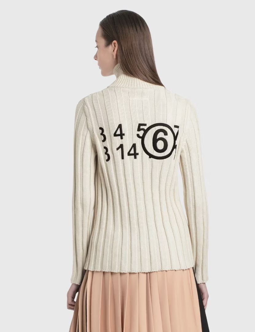 ‘MM6 MARTIN MARGIELA KNITT JACKET’ (Category: Coats, Jackets and Outerwear) located in San Jose. Submitted by retro.co (Listing ID 1458401321, Image 2). Description: ‘MM6 MARTIN MARGIELA KNITT JACKET’ •Excellent Condition •Flaws: NO FLAWS •Color rate: (9.5/10) •Width: (20) •Length: (25) READ BEFORE PURCHASING -Sure Buyers only. -DM me to confirm order, no DM will automatically be cancelled .