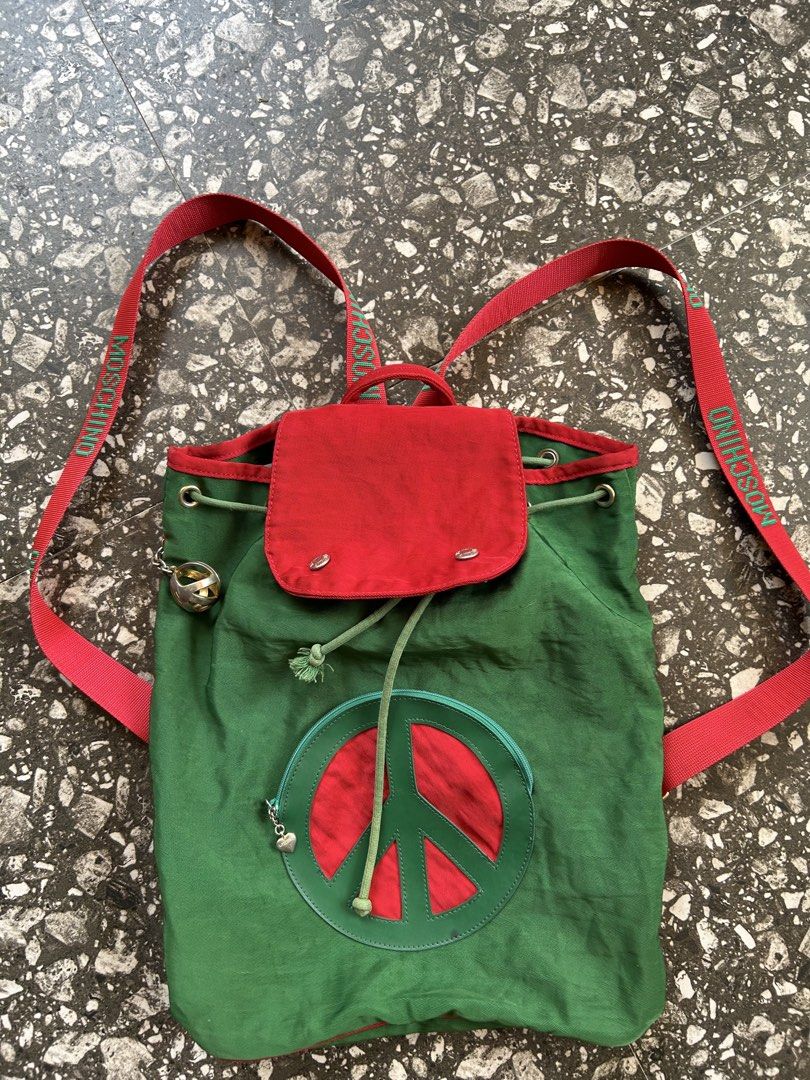 Moschino nylon bag (Category: Announcements) located in Caloocan City. Submitted by lux.05 (Listing ID 1458314385, Image 1). Description: Japan surplus Nakuha Excellent condition No issue Authentic Solid over all dm or best offer.