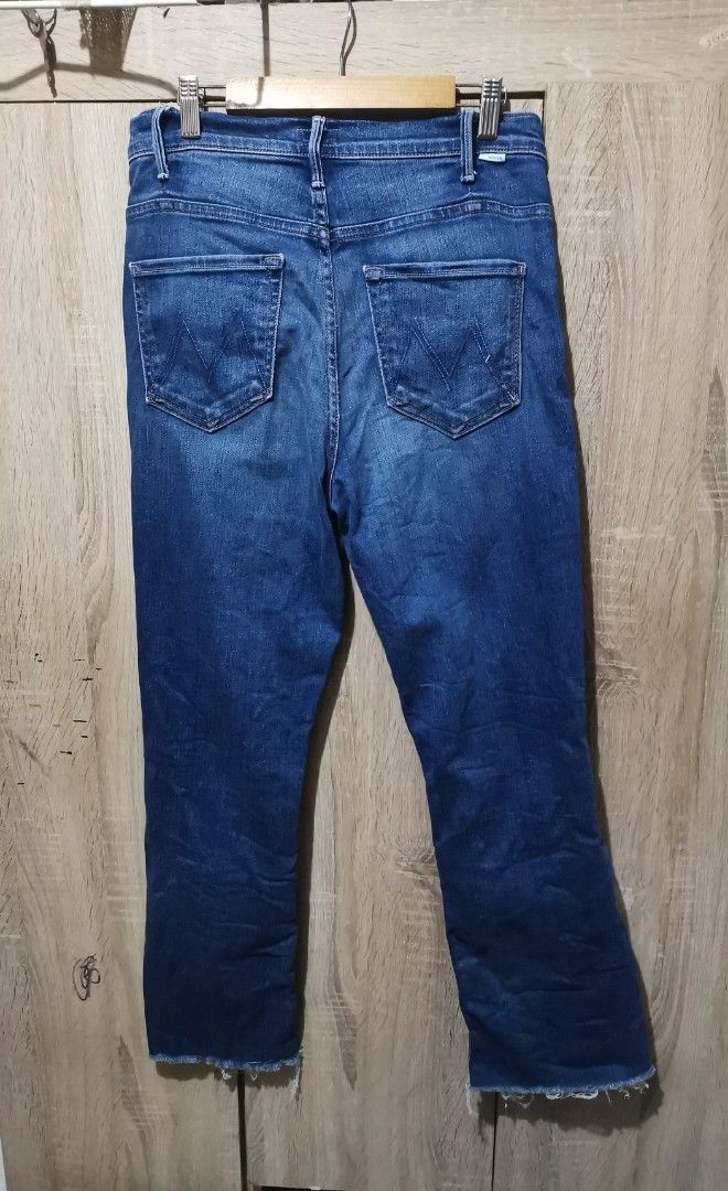 Mother denim Pants high rise (Category: Jeans) located in San Pedro. Submitted by thriftersthrift (Listing ID 1458434958, Image 2). Description: Waistline (inches) :28 Length(inches) :38 Good condition Already wash Color rate : 9.5 /10 🌵ALL ITEMS ARE FROM UKAY BALE SO MANAGE YOUR EXPECTATION 🌵 ASK SELLER FOR MORE INFORMATION COLOR MAY CHANGE TRU LIGHTING.