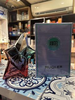 (Category: ) located in . Submitted by luxuryfragrances (Listing ID 1458402124, Image 1). Description: .