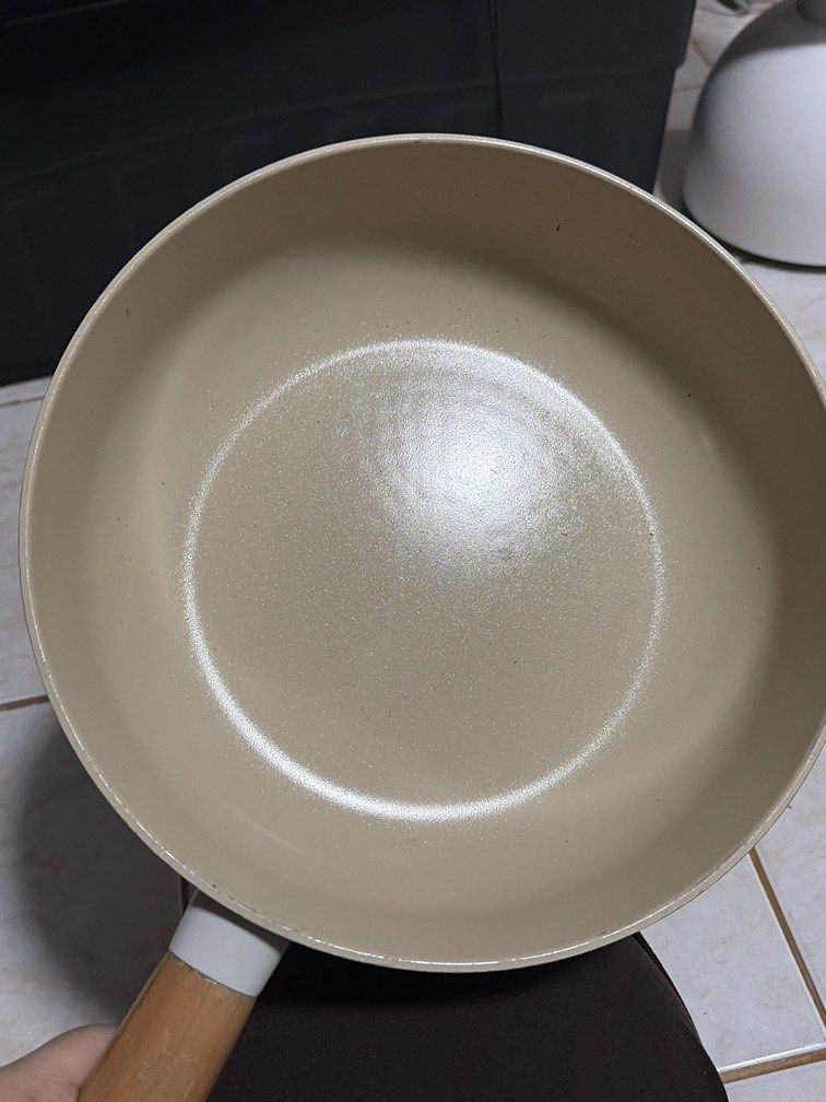 Neoflam Fika Wok Pan (Category: Cookware & Accessories) located in Antipolo. Submitted by luxiegee (Listing ID 1458311411, Image 2). Description: Wok 26cm x 7.6cm Made in Korea Brand new price ₱2800.