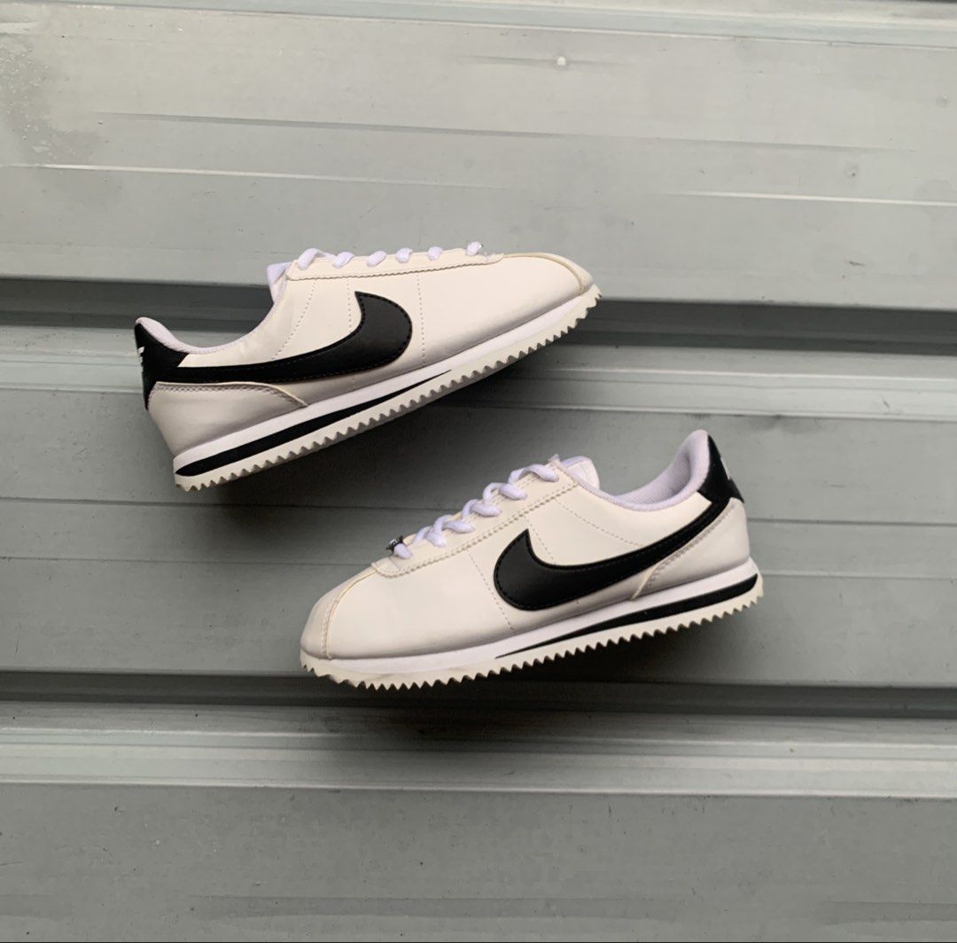Nike Cortez Basic “White Black” (Category: Sneakers) located in Marikina City. Submitted by azaero (Listing ID 1458431868, Image 1). Description: Size Women’s / Youth US 4Y / 5.5 Women’s / cm 23 / Euro 36 Excellent Condition .