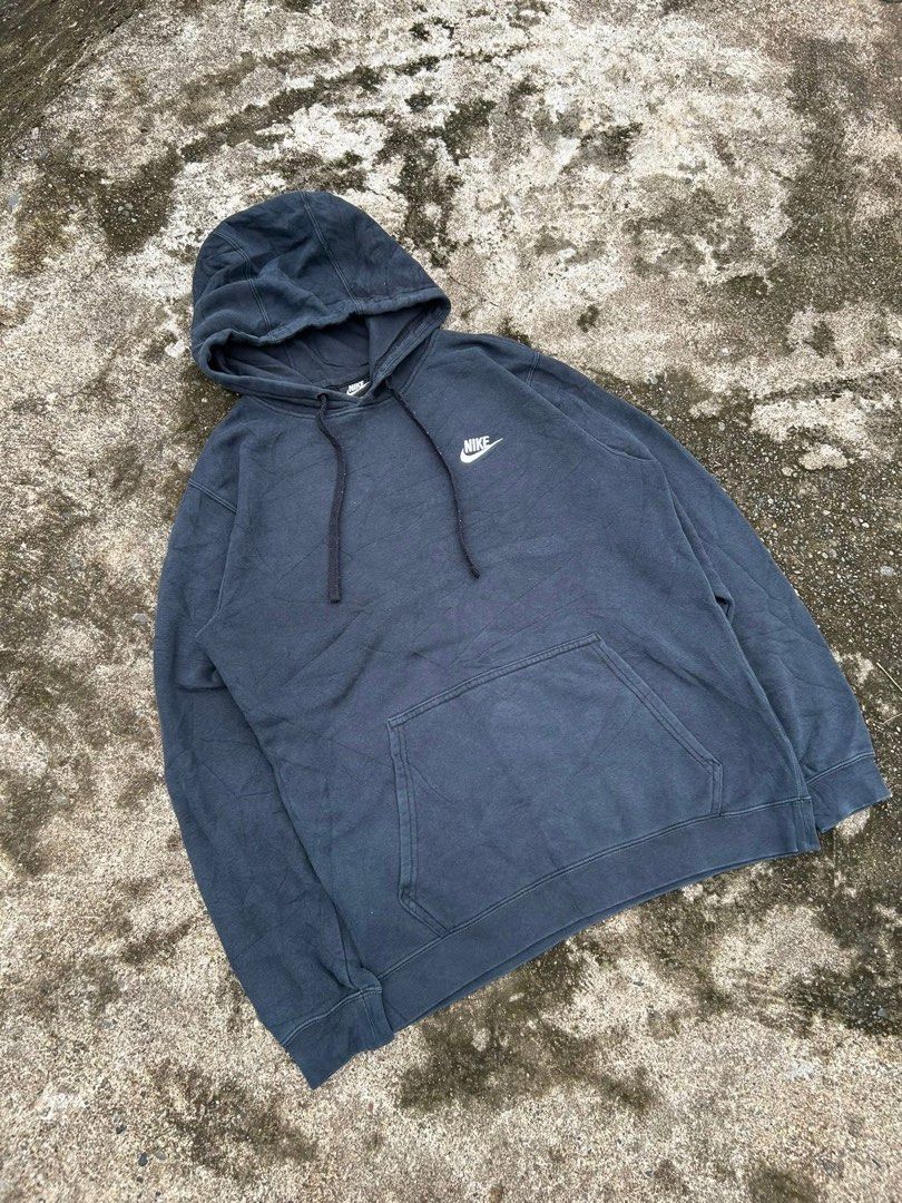 Nike pullover hoodie jacket (Category: Hoodies) located in Valencia. Submitted by arthhh_49 (Listing ID 1458474112, Image 1). Description: .