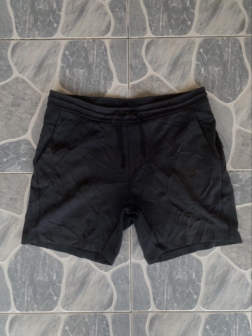 NIKE TECH SHORT (Category: Shorts) located in Mati. Submitted by nananthrift (Listing ID 1458306795, Image 1). Description: .