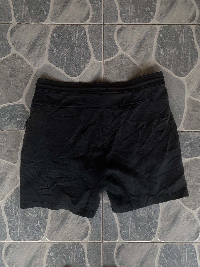 NIKE TECH SHORT (Category: Shorts) located in Mati. Submitted by nananthrift (Listing ID 1458306795, Image 2). Description: .