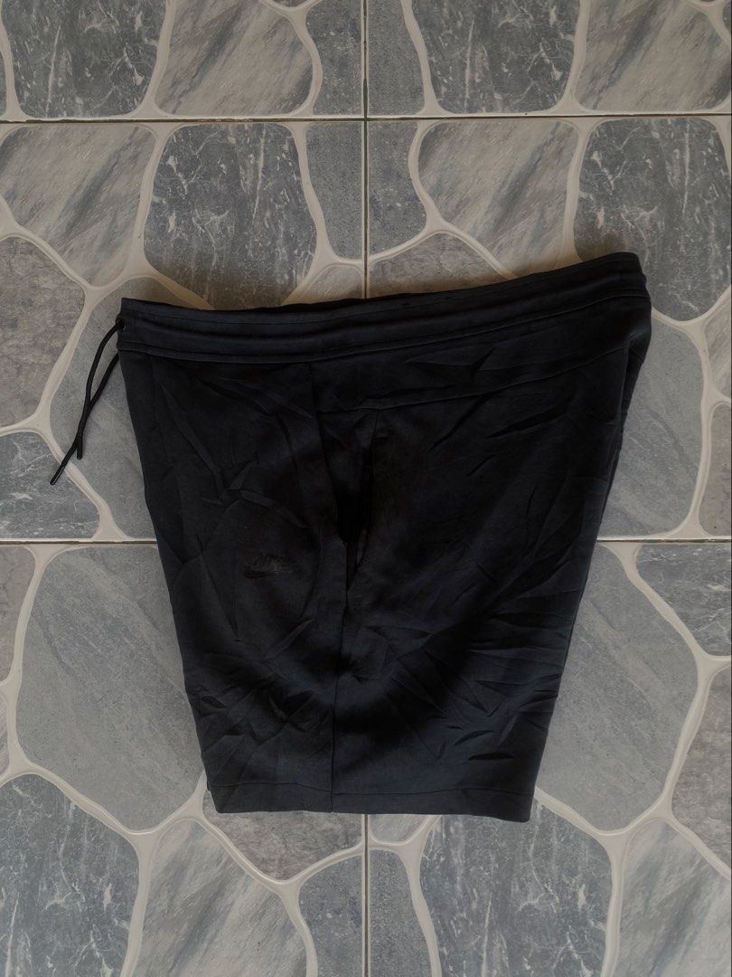 NIKE TECH SHORT (Category: Shorts) located in Mati. Submitted by nananthrift (Listing ID 1458306795, Image 3). Description: .