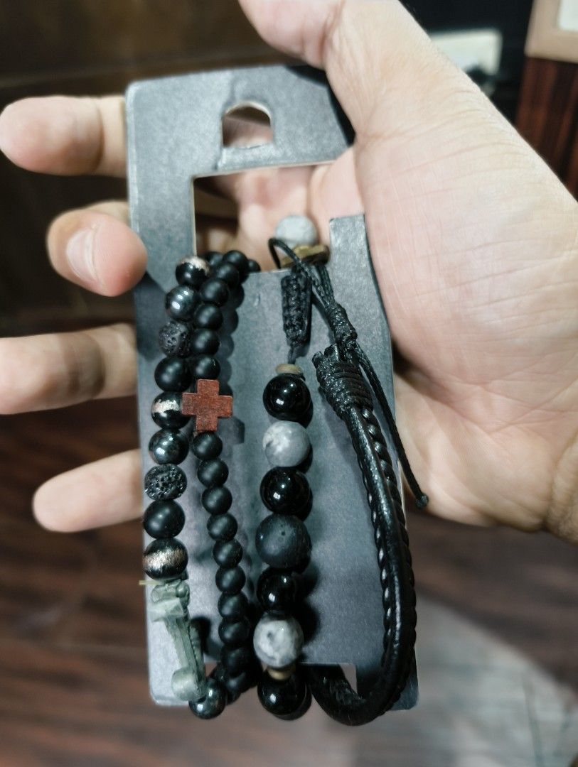 Obsidian Bracelet (Category: Bracelets) located in Quezon City. Submitted by st_jericho (Listing ID 1458332006, Image 2). Description: take all 100.