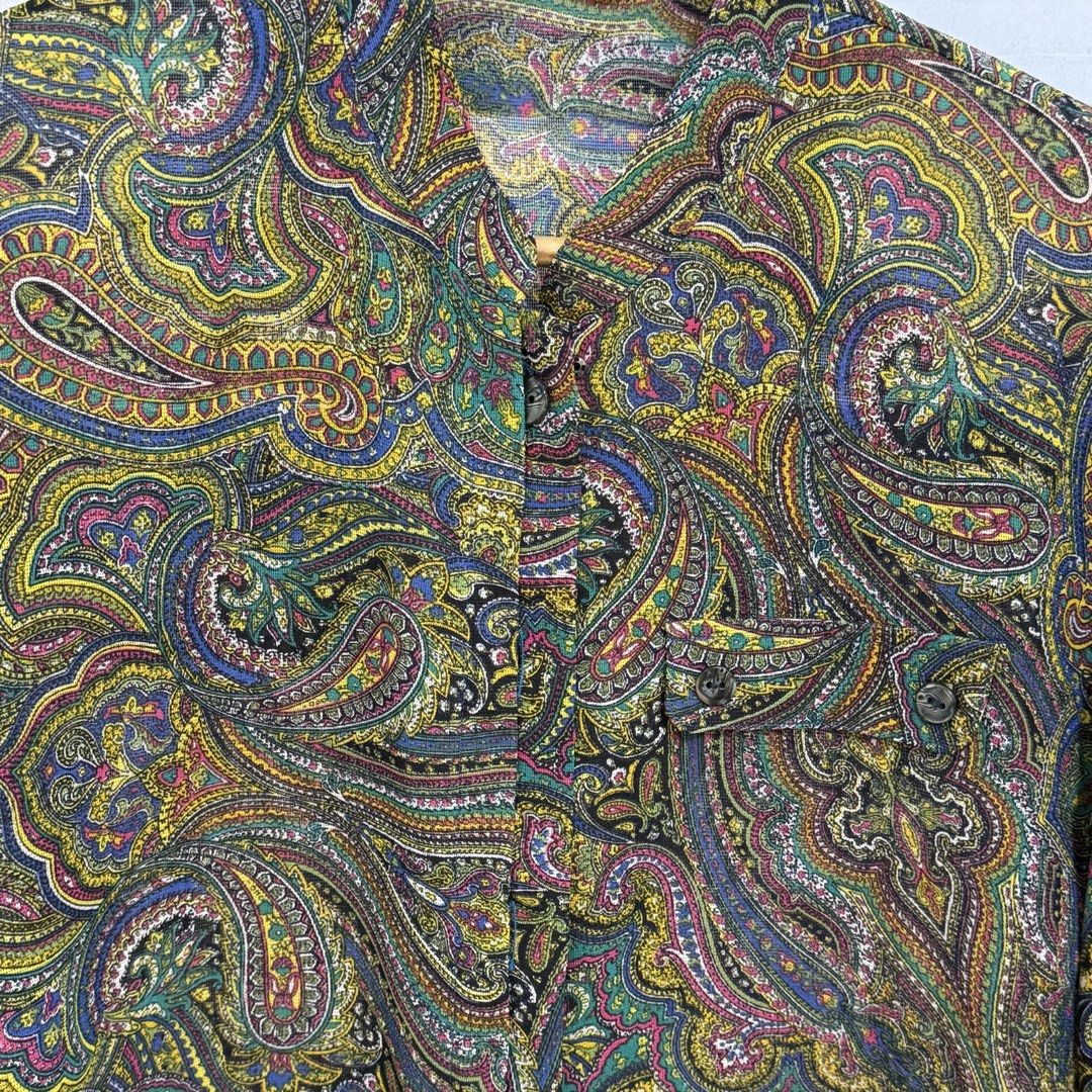 Office Wear Top (Category: Longsleeves) located in Navotas City. Submitted by yangi_2 (Listing ID 1458383427, Image 3). Description: ✨ Office top for sale ✨ • unique color 🤎 • slightly see-through fabric (best worn with inner) • no flaws / in excellent condition • perfect for office or casual wear Selling because it’s no longer being used. 🫶🏻.