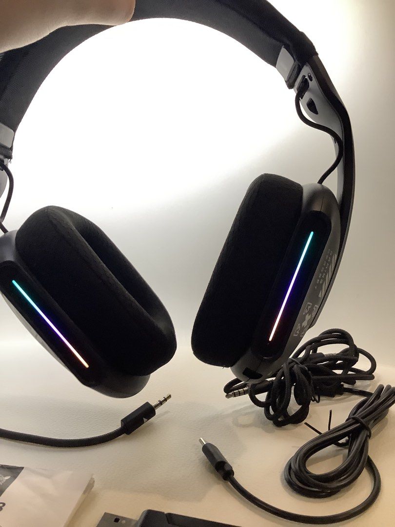 ONIKUMA GT808 Wireless Gaming Headset (Category: Headphones & Headsets) located in Calamba. Submitted by keeprees (Listing ID 1457989165, Image 3). Description: - ONIKUMA GT808 Wireless Gaming Headset - Three connection modes: Wireless, 2.4G, and Wired - Vibrant RGB colorful lighting - Long-lasting 18-hour battery life - Ultra-low 40ms latency for seamless gaming - Comfortable, breathable fabric earcups - Adjustable head beam for a perfect fit - 