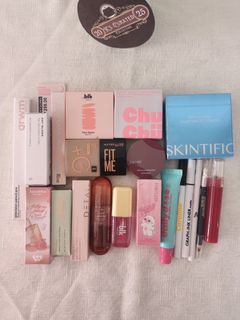 (Category: ) located in . Submitted by dearestly.vintage (Listing ID 1456413352, Image 1). Description: .
