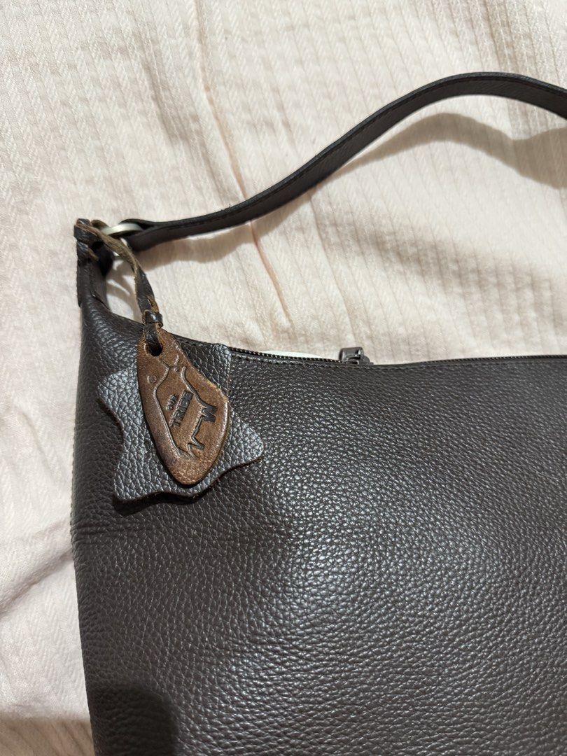 Our tribe (Category: Shoulder Bags) located in Caloocan City. Submitted by itsleieiiii (Listing ID 1458371889, Image 2). Description: .