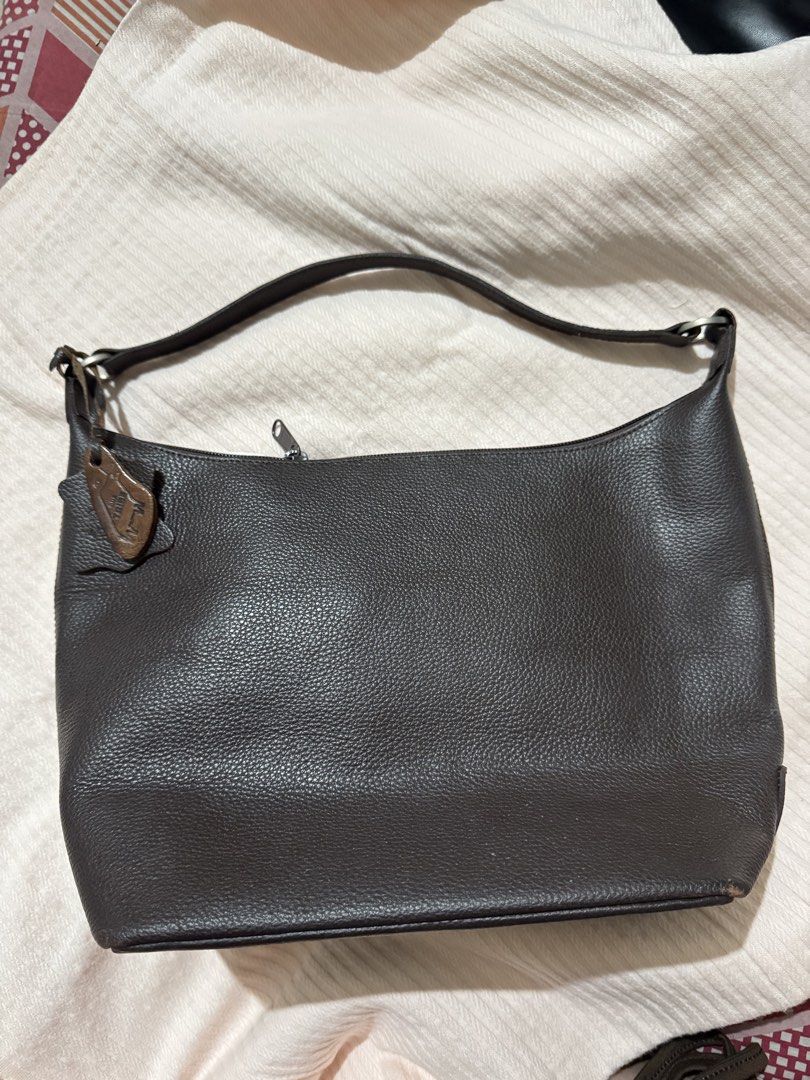 Our tribe (Category: Shoulder Bags) located in Caloocan City. Submitted by itsleieiiii (Listing ID 1458371889, Image 1). Description: .