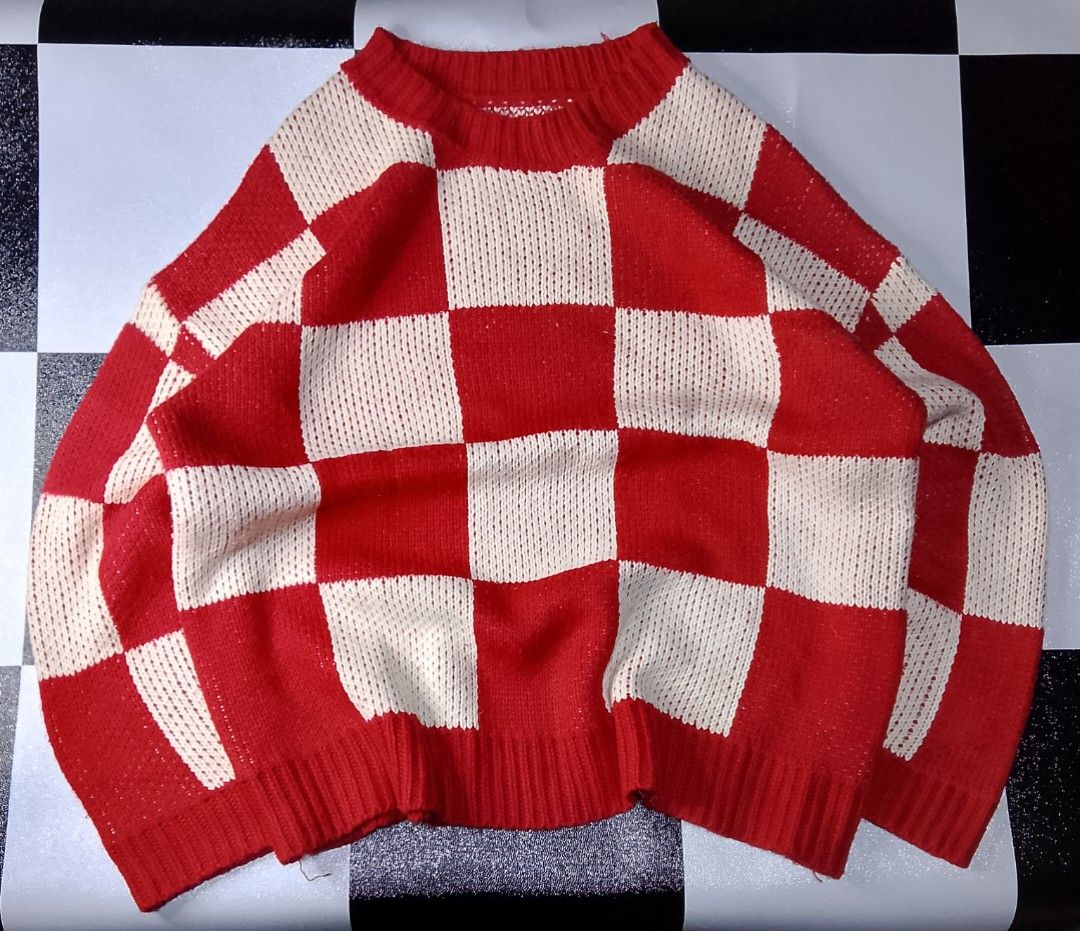 Oversized Red/White Knitted Sweater Unisex (Category: Coats, Jackets and Outerwear) located in Binan City. Submitted by incnt (Listing ID 1452686517, Image 1). Description: 200 Pesos only add shipping fee Random 2 Tone Oversized Knitted Sweater Fits up XL Women's Unisex 24" Width armpit to armpit 26" Length Shoulder to Hem Very good condition No issues Needs wash only "All brand names, logos, and images are registered trademarks of their respecti