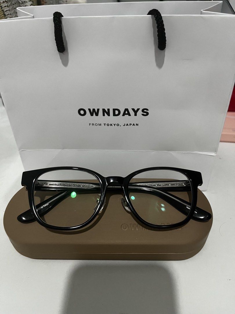 OWNDAYS John Dillinger Glasses (Category: Sunglasses & Eyewear) located in Paranaque City. Submitted by castillomika (Listing ID 1458318208, Image 1). Description: OWNDAYS John Dillinger Frame Selling for ₱5,500 Model: JD2055M-6S C1 Purchased: August 28, 2026 Inclusions: Glasses, Hard Case, Microfiber Cloth, Owndays Paper Bag, Receipt MOP: GCash or Maya RFS: Did not suit my face features. Shipping: Lalamove (To be shouldered by the buyer). Meet-u