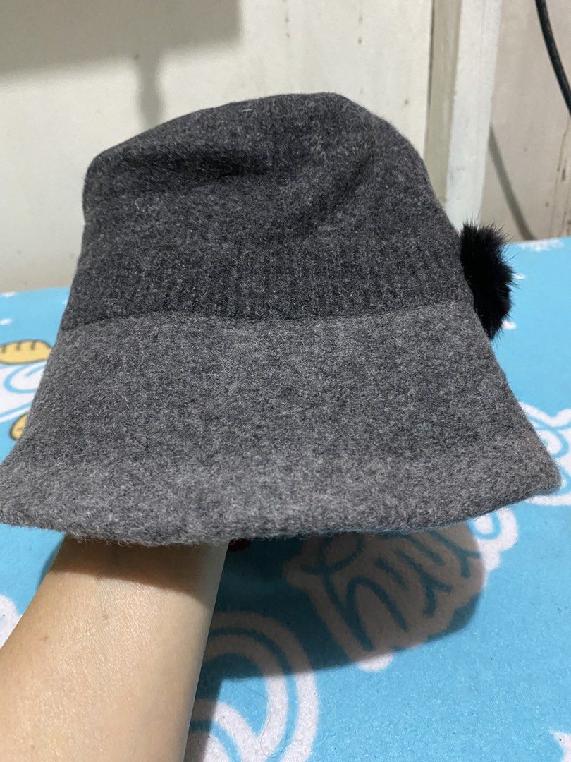 Paul Museum Gray Wool Blend Bucket Hat (Category: Hats & Beanies) located in Manila. Submitted by resi.diaz (Listing ID 1458459620, Image 1). Description: .