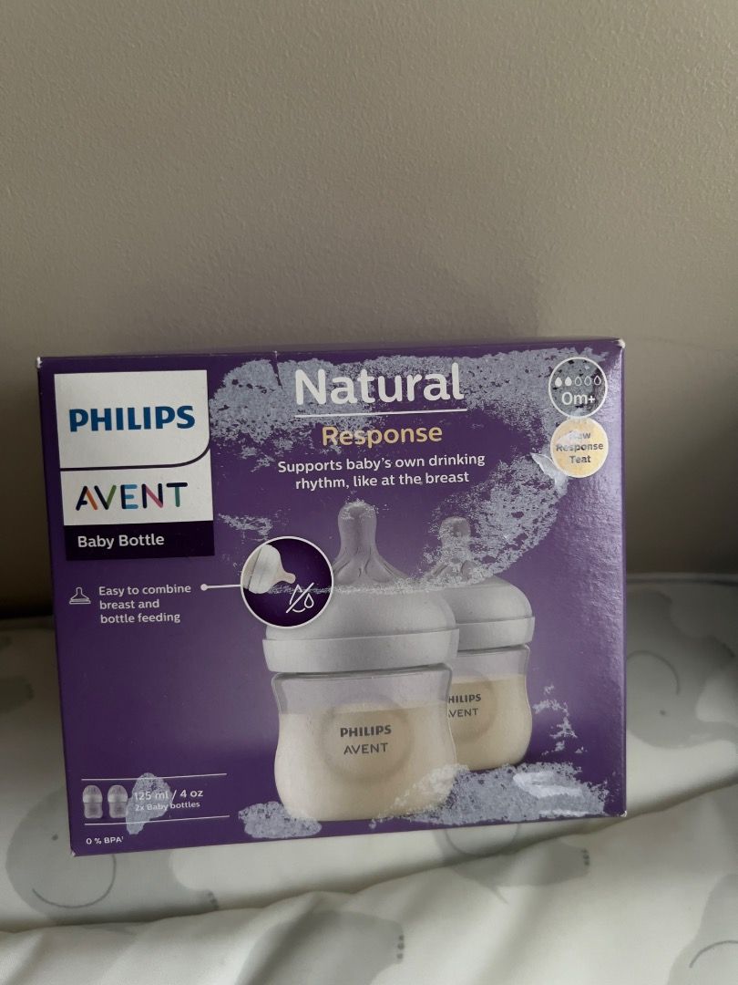 Philips Avent Natural Response Baby Bottles (Category: Breastfeeding & Bottle Feeding) located in Caloocan City. Submitted by tpau___ (Listing ID 1458347005, Image 1). Description: - 2-pack Philips Avent Natural Response baby bottles - 125ml / 4oz capacity per bottle - BRAND NEW - box got wet but bottles are not damaged in any way.