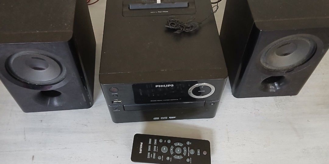 Philips mini compo (Category: Portable Music Players) located in Tarlac. Submitted by fastturtle.53aea3 (Listing ID 1458335878, Image 1). Description: Philips mini compo Cd player usb as is P2,000 Add sf May power as is Walang sounds na lumalabas sa speakers Pero mkikita n ng plaplay Ipgawa nyu nlng ng speakers With remote Mode of payment Gcash Plawan pay Bdo pay Courier Jnt Jrs Lbc cop.