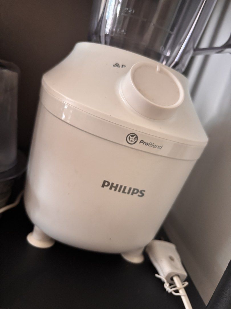 PHILIPS MIXER (Category: Juicers, Blenders & Grinders) located in Manila. Submitted by zozobubs (Listing ID 1458324848, Image 2). Description: Branded Mixer. With two grinder options. Brand new. Very good condition. Fast sale. .