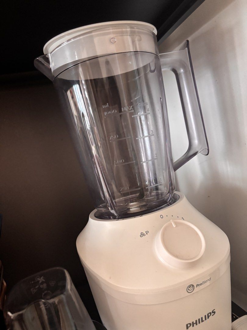 PHILIPS MIXER (Category: Juicers, Blenders & Grinders) located in Manila. Submitted by zozobubs (Listing ID 1458324848, Image 3). Description: Branded Mixer. With two grinder options. Brand new. Very good condition. Fast sale. .