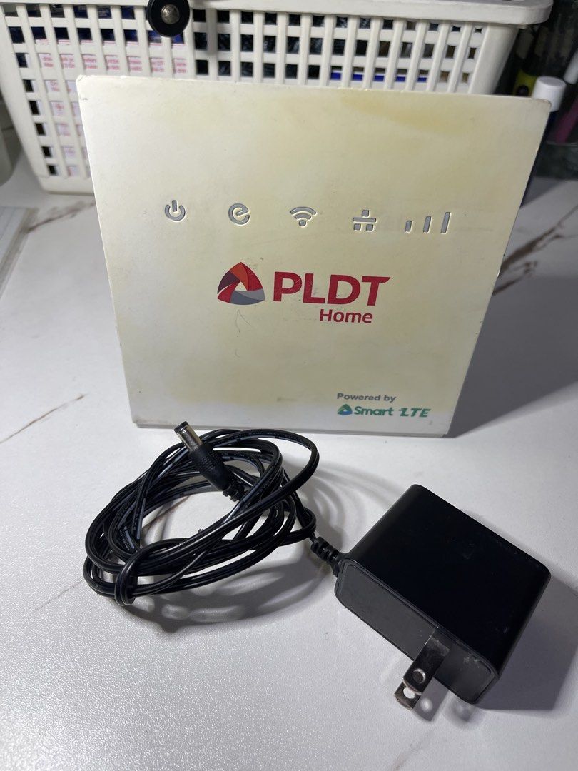 PLDT Home Smart LTE WiFi Modem OPEN LINE (Category: Networking) located in Quezon City. Submitted by wintori (Listing ID 1458375125, Image 1). Description: - PLDT Home modem OPEN LINE - Includes power adapter - Features LAN ports - Has a SIM card slot - Tested and working - Ideal for reliable home internet.