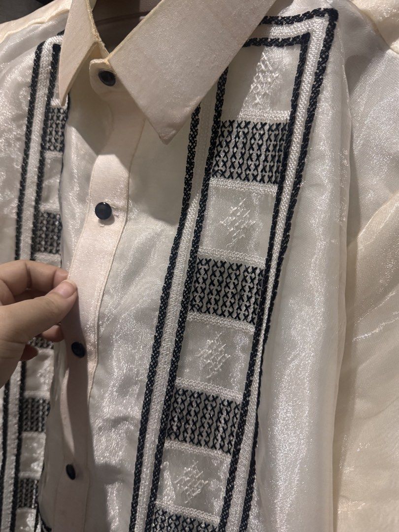 Polo Barong (Category: Formal Shirts) located in Caloocan City. Submitted by mariajuanaxxviii (Listing ID 1458320723, Image 2). Description: .