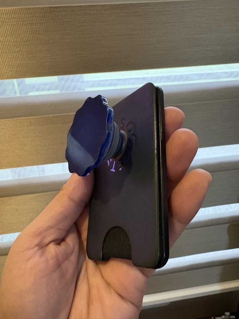POP SOCKET magsafe wallet (Category: Other Mobile & Gadget Accessories) located in Quezon City. Submitted by collectors.vault (Listing ID 1458434398, Image 3). Description: Original with e-receipt.