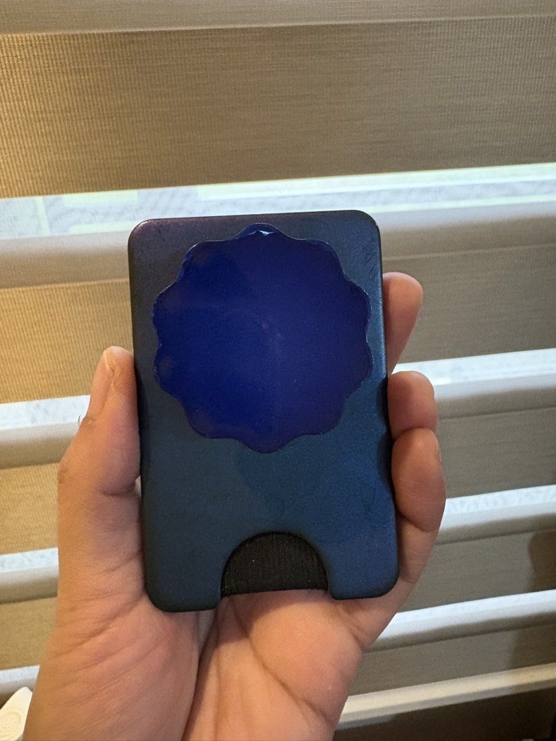 POP SOCKET magsafe wallet (Category: Other Mobile & Gadget Accessories) located in Quezon City. Submitted by collectors.vault (Listing ID 1458434398, Image 2). Description: Original with e-receipt.