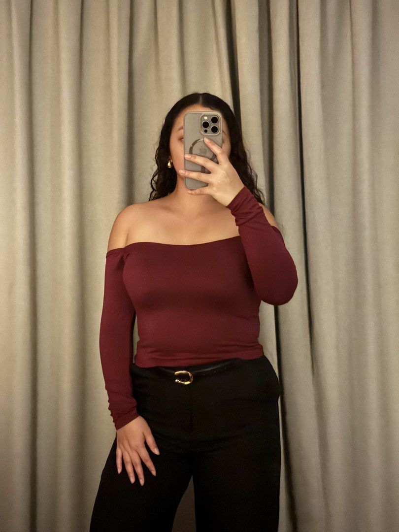 [PRELOVED] OFF-SHOULDER TOPS (Category: Longsleeves) located in Cabanatuan. Submitted by caramelemcchiato (Listing ID 1458463644, Image 3). Description: white (house of lulu) - ₱199 brown, maroon (tiktok shop) - ₱99/each.
