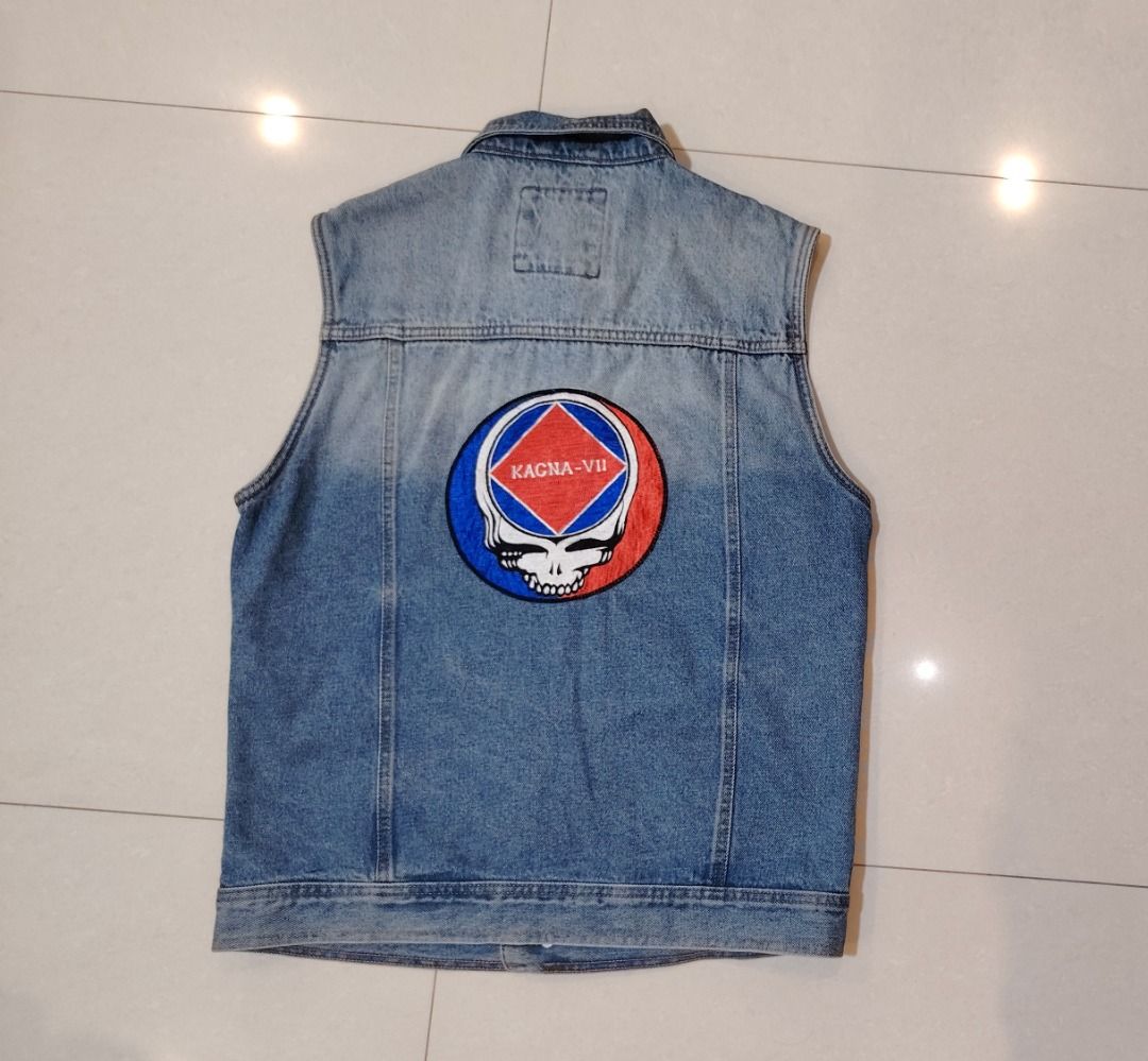 Pull&Bear light stonewash blue denim vest with Grateful Dead embroidered decal (Category: Vests) located in Bacolor. Submitted by thriftyperminute (Listing ID 1458477125, Image 3). Description: -This is a pre-loved or thrifted item so please manage your expectations. -Color may slightly differ due to lighting or with the settings of the device used to view the photos -"Mine" now, pay now policy -Payment through gcash -Sure buyers only, please -No