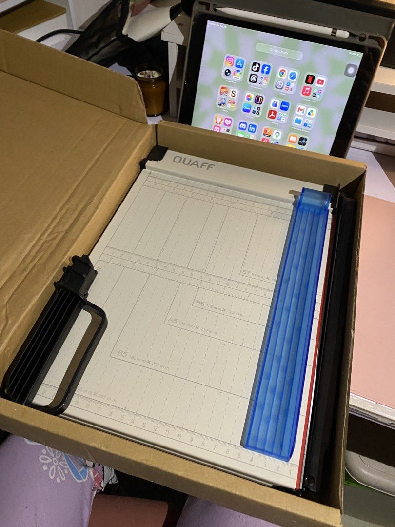 QUAFF PAPER CUTTER IN A4 (Category: Craft Supplies & Tools) located in Valenzuela. Submitted by lunaortega09 (Listing ID 1458386478, Image 1). Description: shipping fee should be shouldered by the buyer rfs: wanting a smaller size.