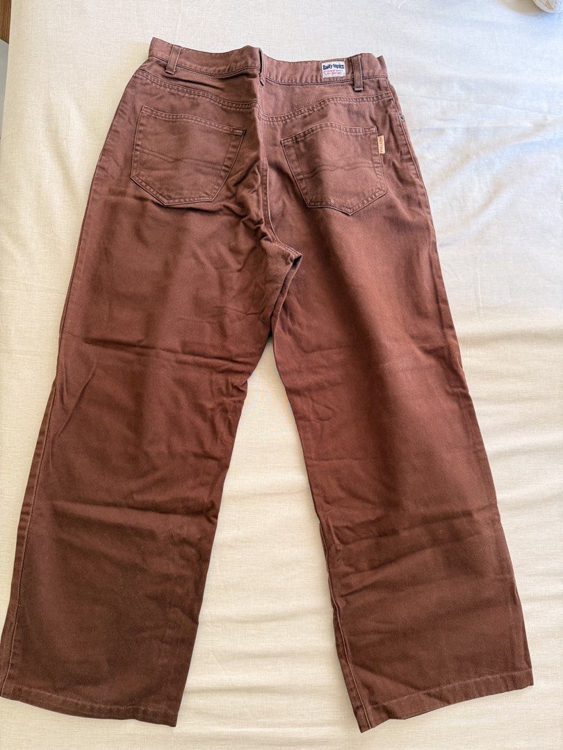Rare Brown Capris vintage (Category: Jeans) located in Las Pinas. Submitted by purjecollective (Listing ID 1458386032, Image 2). Description: .