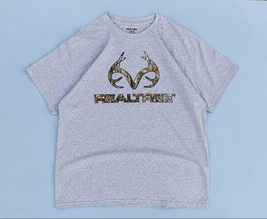 REALTREE GRAPHIC SHIRT (Category: Activewear) located in Lipa City. Submitted by local-drip-source (Listing ID 1458429353, Image 1). Description: .