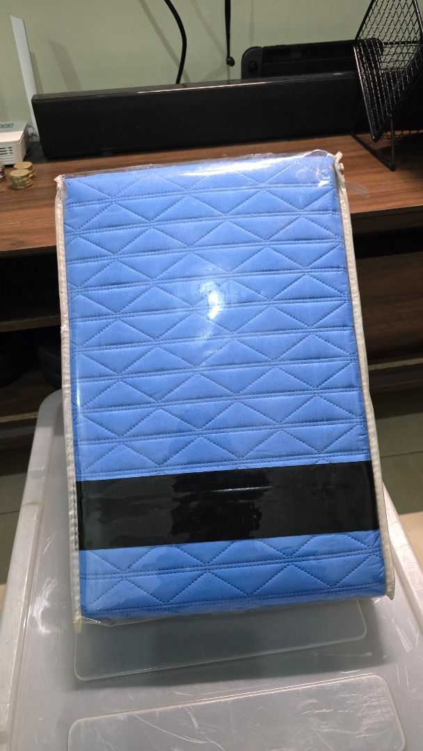 Reversible Microfiber Bedcover (Brand New) (Category: Bed Frames & Mattresses) located in Manila. Submitted by bryantcasano (Listing ID 1458324094, Image 2). Description: BRAND NEW! NEVER USED / NEVER TAKEN OUT OF THE PACKAGING. (currently decluttering) I'm selling 2 Family Home Reversible Multiuse Microfiber Decorative Bedcovers. Both have been stored in their original packaging and have never been used. Gagamitin ko dapat sya for my dogs but so