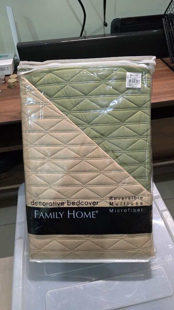 Reversible Microfiber Bedcover (Brand New) (Category: Bed Frames & Mattresses) located in Manila. Submitted by bryantcasano (Listing ID 1458324094, Image 3). Description: BRAND NEW! NEVER USED / NEVER TAKEN OUT OF THE PACKAGING. (currently decluttering) I'm selling 2 Family Home Reversible Multiuse Microfiber Decorative Bedcovers. Both have been stored in their original packaging and have never been used. Gagamitin ko dapat sya for my dogs but so