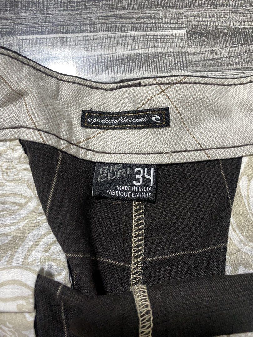 RIPCURL JORTS (Category: Shorts) located in Orani. Submitted by ayo.magi (Listing ID 1458455690, Image 2). Description: size 34 length 23.