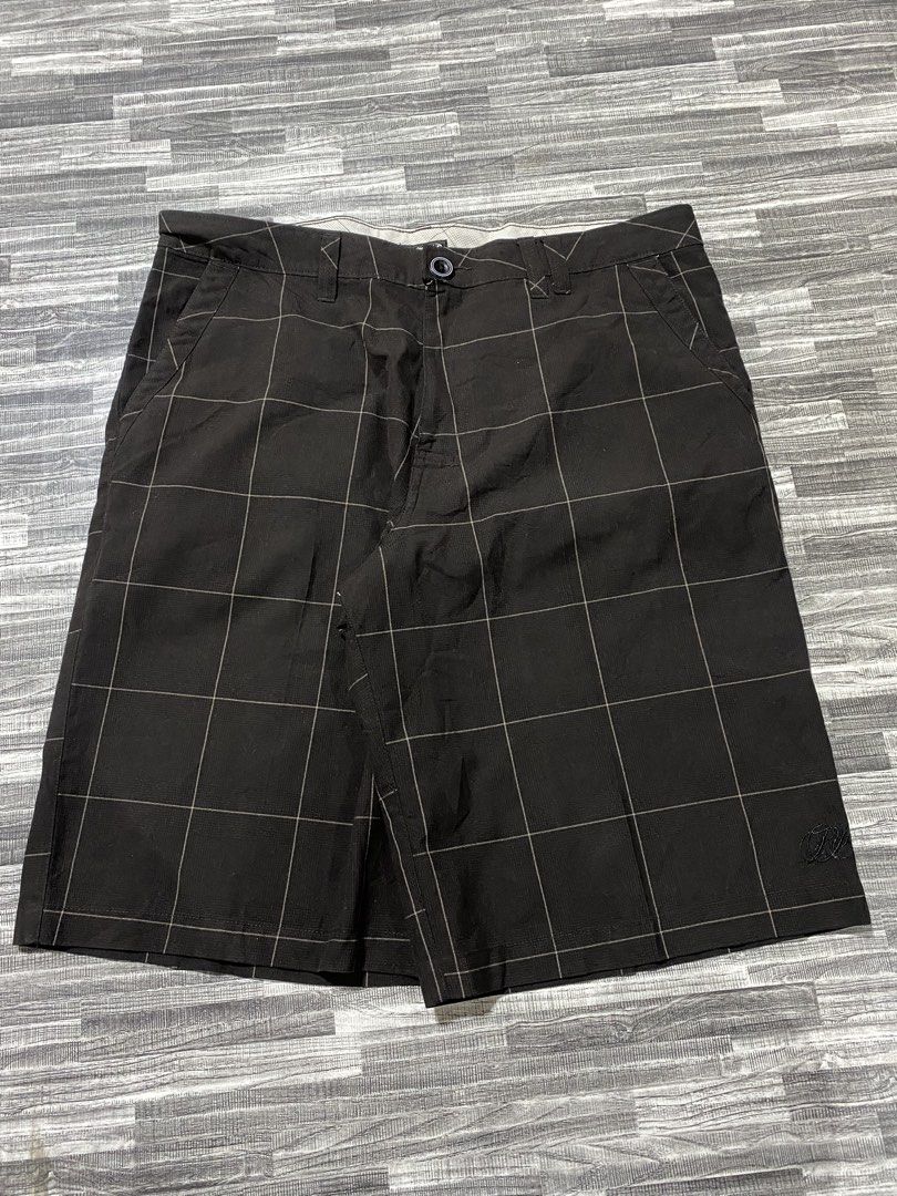 RIPCURL JORTS (Category: Shorts) located in Orani. Submitted by ayo.magi (Listing ID 1458455690, Image 1). Description: size 34 length 23.