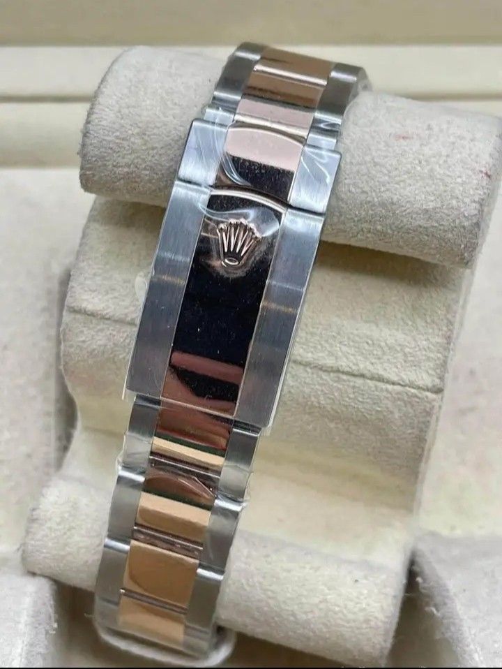 ROLEX DATEJUST 41 (Category: Luxury Watches) located in Mandaluyong City. Submitted by mitchdujali (Listing ID 1458487012, Image 3). Description: ROLEX DATEJUST 41 BRAND NEW, COMPLETE .