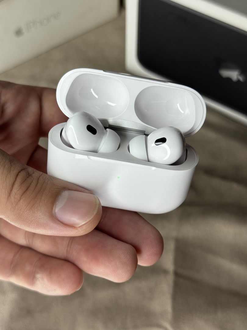 RUSH Apple AirPods Pro (2nd generation) USB-C (Category: Earphones) located in Manila. Submitted by marco.21 (Listing ID 1456218947, Image 1). Description: - Genuine AirPods Pro 2nd Gen Charging Case - USB-C charging port - Compatible with MagSafe and Qi wireless charging - Built-in speaker for Find My and charging alerts - Integrated lanyard loop for easy carrying - Selling the charging case ONLY (no AirPods included) Just unit and cord only!!! 