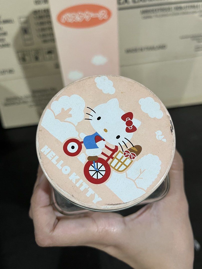 Sanrio Vintage Hello Kitty Pasta Jar (Category: Food Organization & Storage) located in Lucena. Submitted by aisanolshop (Listing ID 1458340324, Image 2). Description: .
