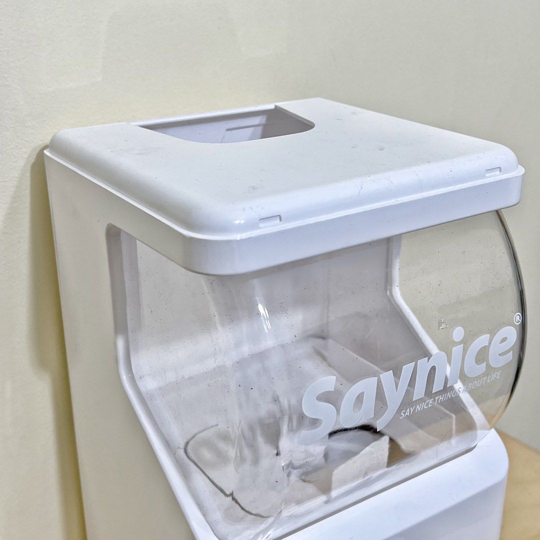 Saynice Gacha Machine with Gacha Balls Included (Category: Interactive Toys) located in Manila. Submitted by konpeito00 (Listing ID 1457724676, Image 2). Description: Saynice White Gacha Machine with gacha balls. Perfect for parties and fun surprises. Dimensions: 11.02 x 6.69 x 7.09 inches. Only Flaw missing upper cover.