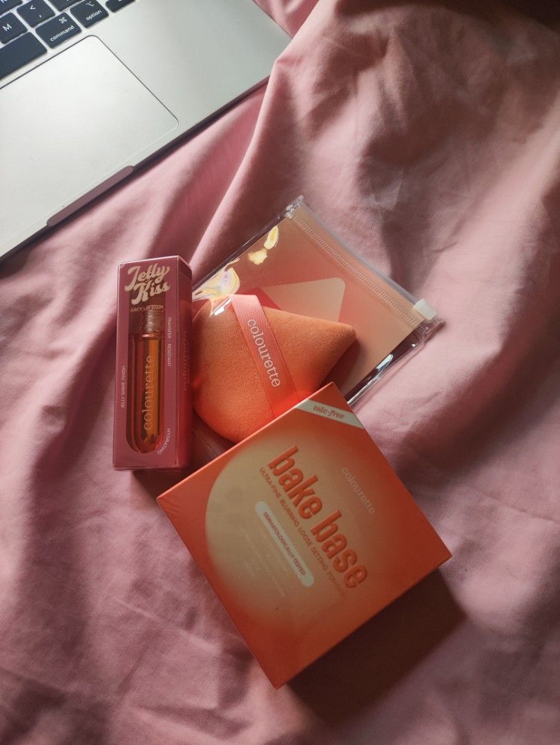 [SEALED] Bake Base w/free XL puff (Category: Makeup) located in Dasmarinas. Submitted by tb_byK (Listing ID 1458350857, Image 3). Description: Bake Base Invisible Loose Powder (500) Jelly Kiss - Churro (SOLD) Extra large powder puff from colourette rfs: extra stock, impulse buy lol.