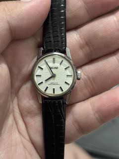 (Category: ) located in . Submitted by timelesswatchbyclaaa2.0 (Listing ID 1458421640, Image 1). Description: .