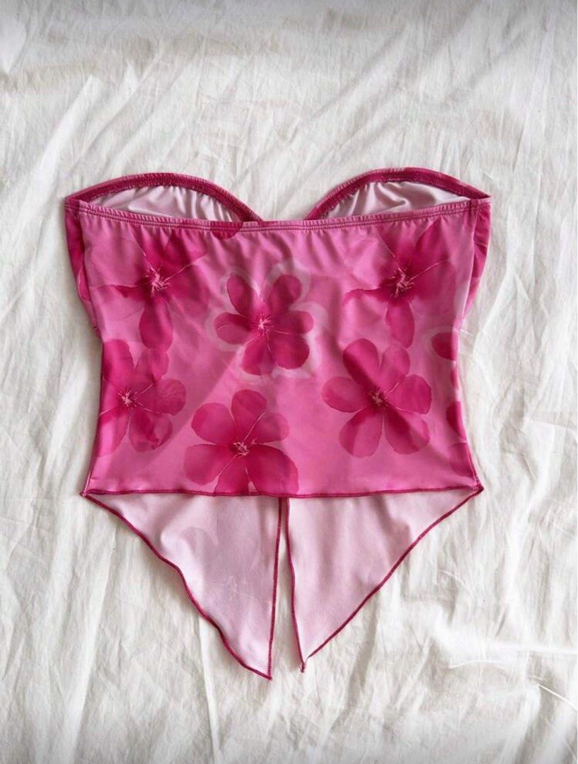SHEIN Dark Pink Tube Top (Category: Sleeveless) located in San Mateo. Submitted by guddaze (Listing ID 1458471767, Image 3). Description: Used twice only, no issue. Bust:29.9 in, Length:21.5/9.1 in For reference, l'm 5"5, 58kg, 28 inch waistline 🚚 Shipping can be done via J&T Express/Lalamove, and the shipping fee will be shouldered by the buyer. 📍 Location: San Mateo, Rizal 🏦 Mode of payment: GCash/Maya/Maribank .