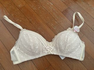 (Category: ) located in . Submitted by alliswellll (Listing ID 1458334992, Image 1). Description: .