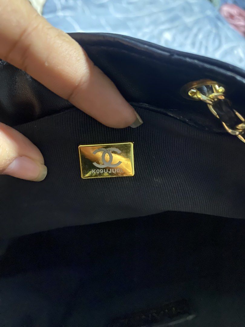 Small Chanel Microchip Back pack (Category: Luxury Bags & Wallets) located in Davao. Submitted by goldenstone_0be9b3 (Listing ID 1458393857, Image 2). Description: Small Chanel Back pack Microchip •super gandaaa pa •super linis ng loob •ang kiniiiiss •gold hardwares.