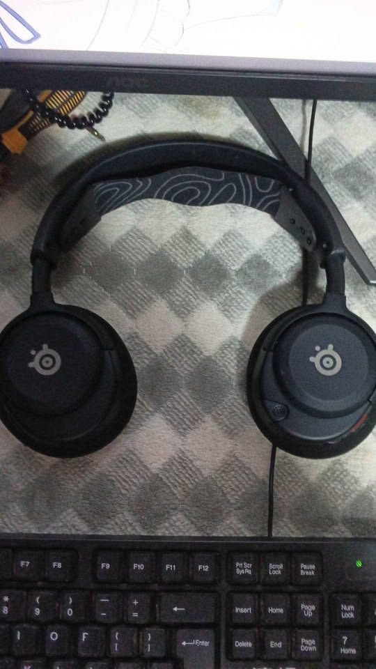SteelSeries Arctis Nova 5 Wireless Gaming Headset (Category: Headphones & Headsets) located in Caloocan City. Submitted by jantedmack05368 (Listing ID 1458393847, Image 3). Description: - SteelSeries Arctis Nova 5 Wireless Headset - Includes original box, charging cable, and dongle - with official receipt (buyed at datablitz) slightly nego.